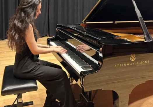 Concierto de piano de Claudia Lahuerta en el Casino de Soria