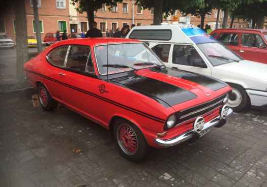 Ágreda: peregrinación a Peña Negrilla y concentración de coches clásicos