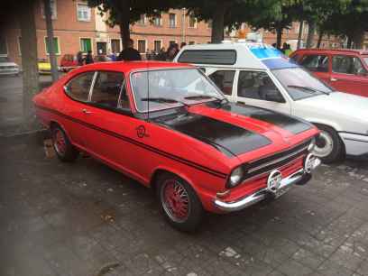 Ágreda: peregrinación a Peña Negrilla y concentración de coches clásicos