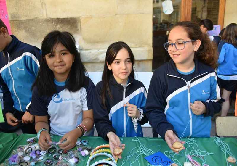 Los escolares de la provincia venden sus emprendimientos en mercado de Soria