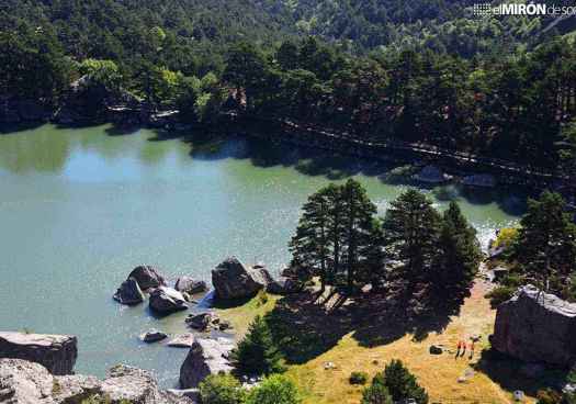 Adjudica pasarela metálica en la Laguna Negra para evitar deterioro de suelo