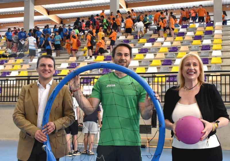 Más de 330 escolares participan en 