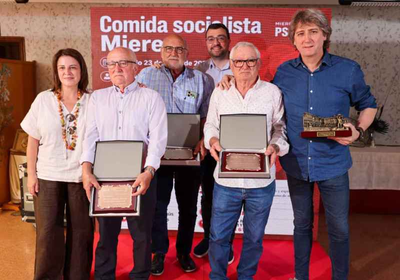 Martínez advierte a los “poderes” que quieren “derrotar” al PSOE: “Nos conocen bien poco”