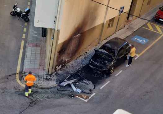 Nuevo episodio de vandalismo en Soria con coche incendiado