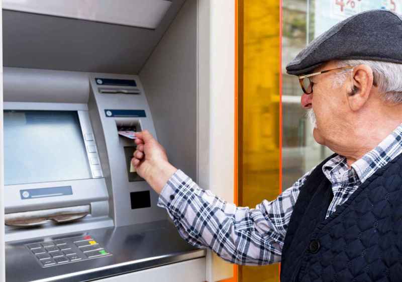 Casi 200.000 personas no tienen acceso a servicios bancarios en Castilla y León
