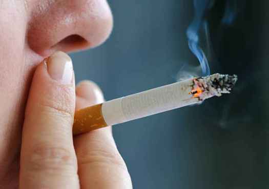 La Asociación Española contra el Cáncer urge ampliar medidas para controlar tabaco
