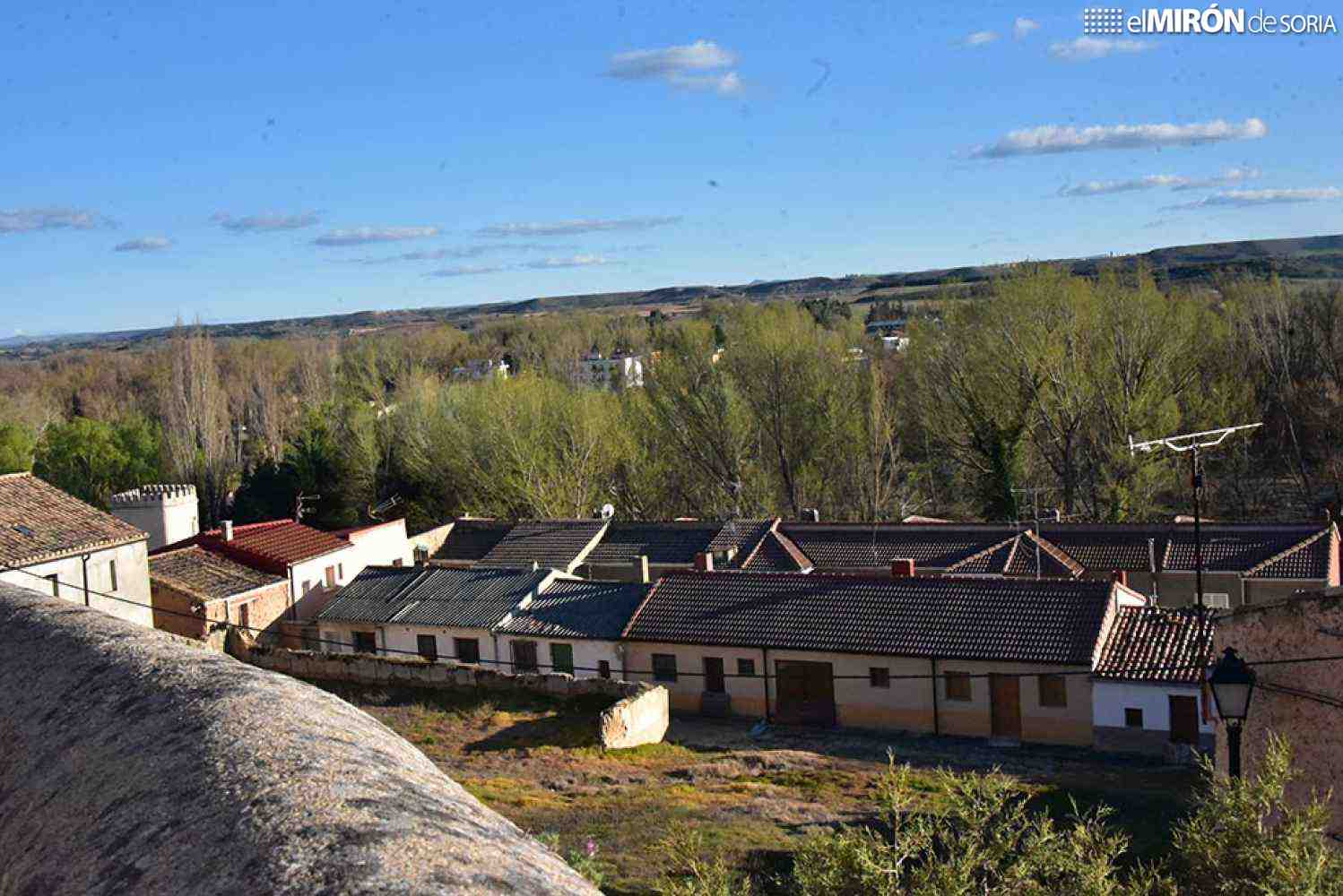 El Hueco analiza relación de legislación ambiental y futuro de territorios rurales