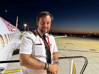 Un cofrade de la Flagelación pilotará uno de los vuelos en visita del Papa a España
