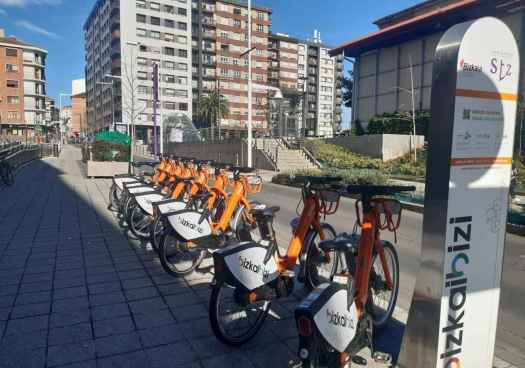 El MITMA apuesta por movilidad en bicicleta con mil kilómetros de carriles-bici
