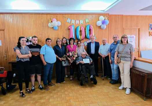 Jesús Caballero, de Romanillos de Medinaceli, celebra en Almazán su centenario