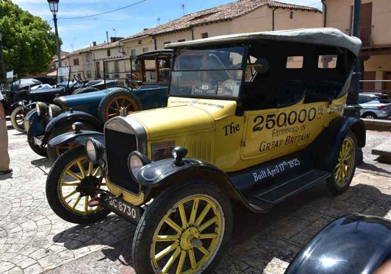 El IV Rally de Centenarios para vehículos a motor hace parada en Berlanga de Duero