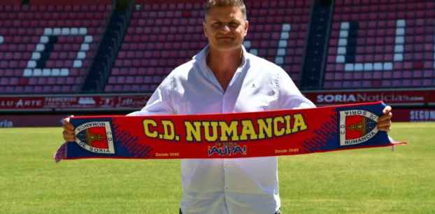 El nuevo director deportivo del Numancia anima a despertar a "gigante dormido"