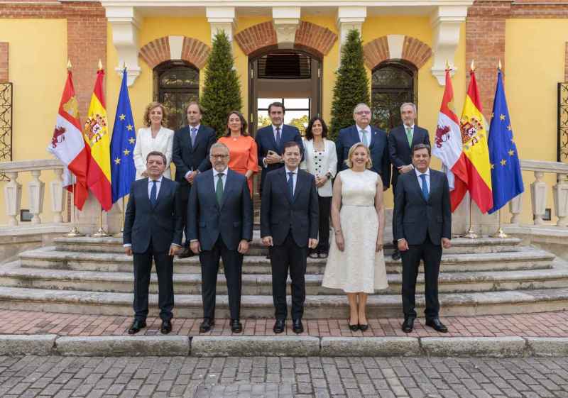 Mañueco asegura que el nuevo Gobierno trabajará como un equipo compacto