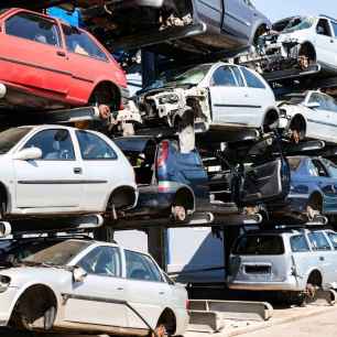 El desguace de más de 8.000 vehículos evita más de 24 millones de kilos de CO2