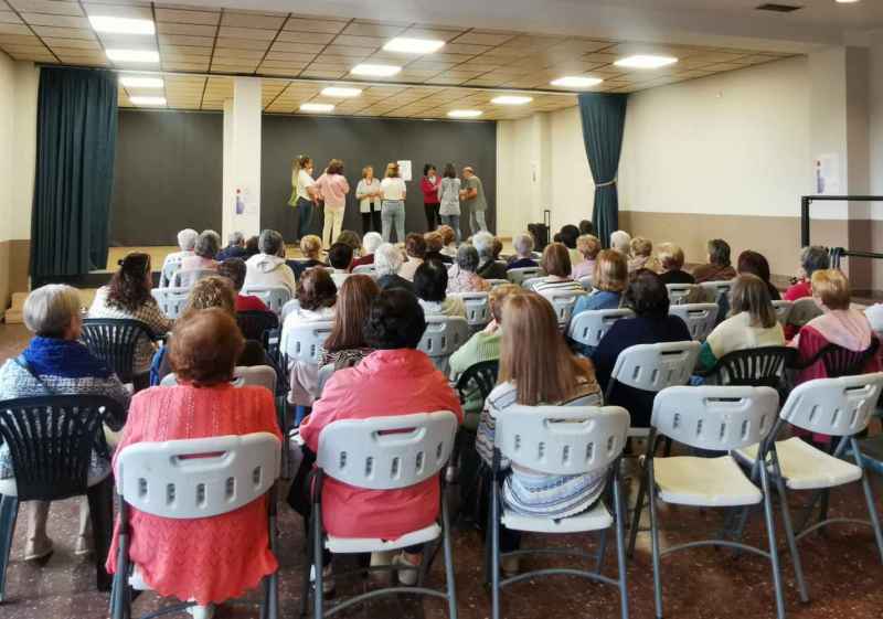 Duruelo de la Sierra reúne a sus vecinos para sensibilizar sobre maltrato a personas mayores