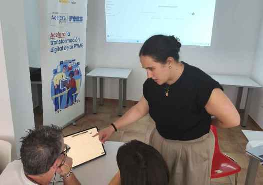 La Oficina Acelera pyme de FOES acerca IA a pymes y autónomos del medio rural