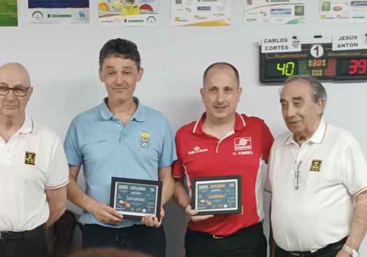 Carlos Cortés revalida liderato regional de billar tras ganar, con remontada, en Astorga 