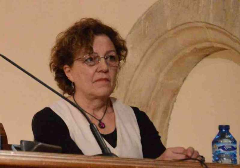 Antígona llora la pérdida de su presidenta, Pilar de la Viña