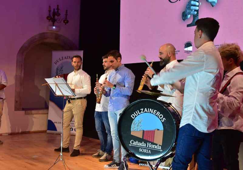 Diputación presenta libro-CD de las sanjuaneras, grabadas por Dulzaineros de Cañada Honda