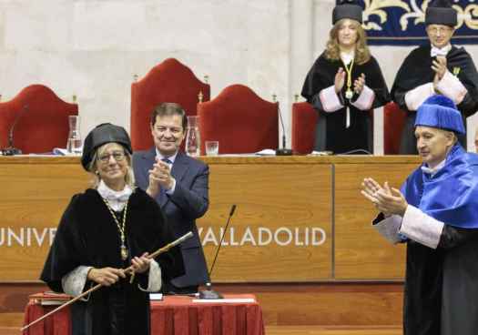 Mañueco apuesta por reforzar conexión entre universidad y empresa para atraer y retener talento 