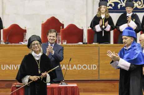 Mañueco apuesta por reforzar conexión entre universidad y empresa para atraer y retener talento 