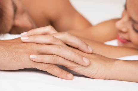Sanidad actualiza radiografía de hábitos, experiencias y salud sexual en España