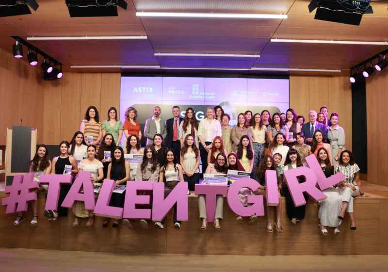 Más de 8.000 jóvenes participan en programa ‘Stem Talent Girl’ en nueve ediciones 