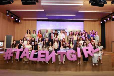 Más de 8.000 jóvenes participan en programa ‘Stem Talent Girl’ en nueve ediciones 