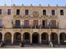 Cinco detenidos en operación por prevaricación y tráfico de influencias en Ayuntamiento de Soria