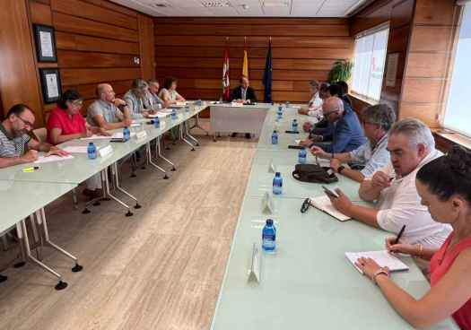 La Junta aborda con colegios de veterinarios los principales retos del sector 