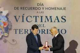 Mañueco defiende mantener vivo el recuerdo de las víctimas del terrorismo 
