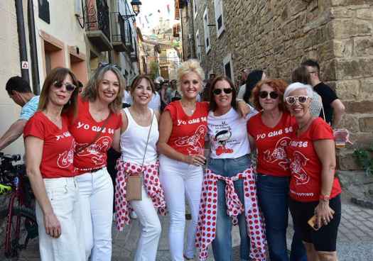 Ronda de peñas, con las móndidas, en las fiestas de San Juan de San Pedro Manrique
