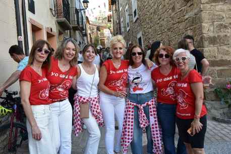 Ronda de peñas, con las móndidas, en las fiestas de San Juan de San Pedro Manrique