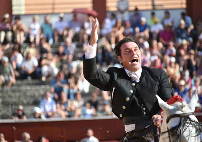 Una oreja para cada rejoneador para abrir la feria taurina de San Juan, en Soria