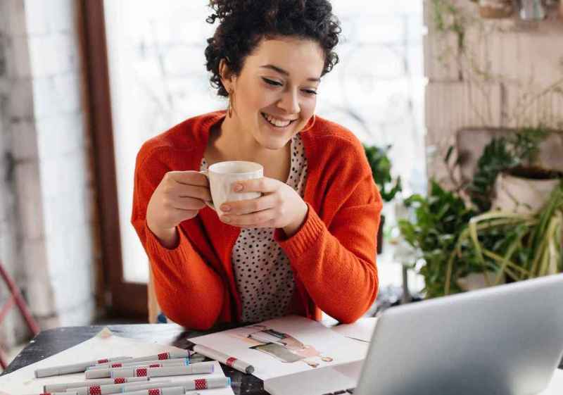 La Junta refuerza apoyo a pymes y autónomos como motores de empleo en la Comunidad