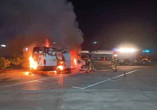 Bomberos de Diputación sofocan incendio de vehículo furgón en El Burgo de Osma