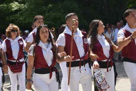 Las peñas sanjuaneras desfilan el Domingo de Calderas