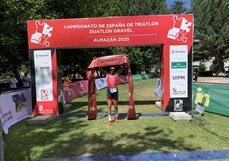 El Triatlón de Almazán celebra este domingo su 30 aniversario 