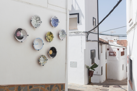 Los Pueblos más Bonitos de España piden plan financiado para retirar cableado de sus cascos
