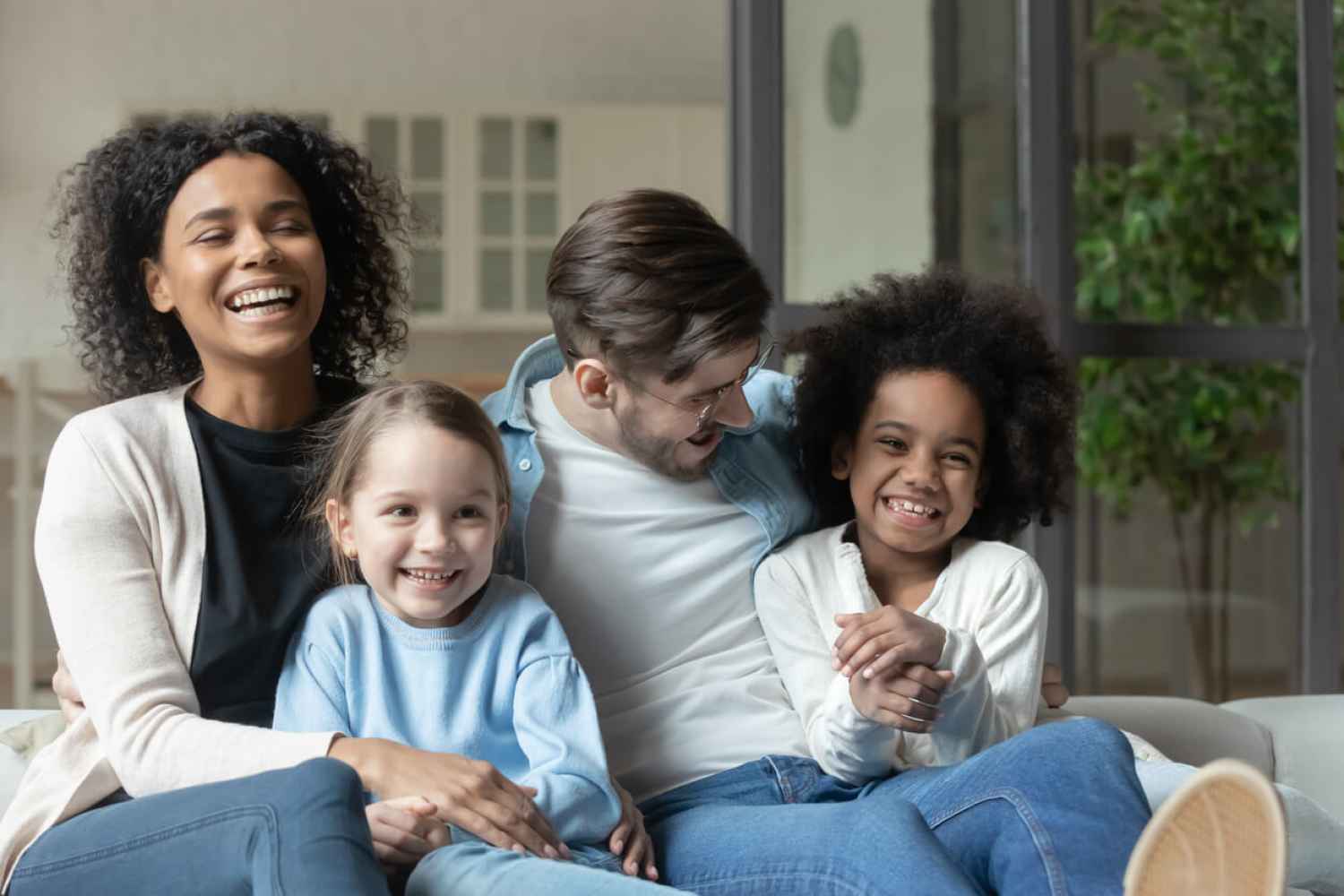 Las familias y hogares españoles experimentan cambios significativos en los últimos 40 años