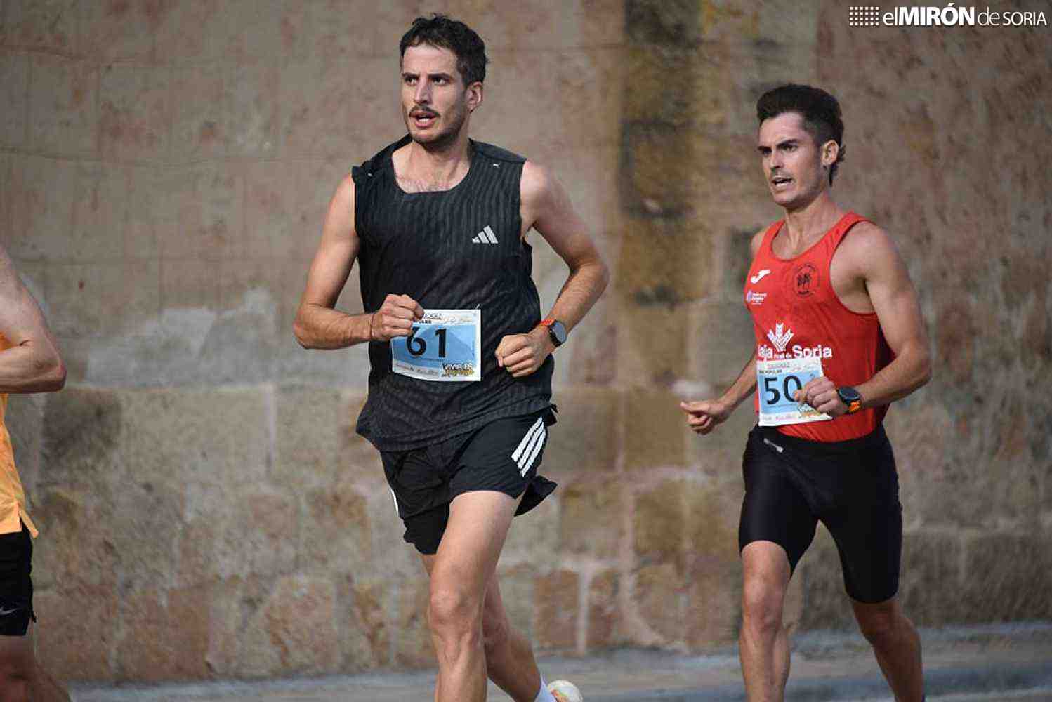 Nacho Barranco y María Girona vuelven a ganar en carrera popular de Quintana Redonda