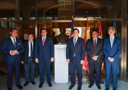 Mañueco ensalza legado político y humano de Adolfo Suárez 