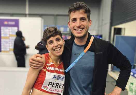 La atleta internacional Marta Pérez, madre de una niña