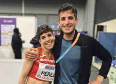 La atleta internacional Marta Pérez, madre de una niña