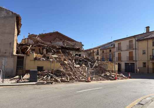 El Burgo de Osma comienza derribo de casa de calle Rodrigo Yusto 
