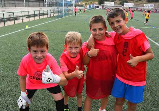 Fútbol, diversión y aprendizaje en el Campus de verano de A.D. Calasanz, de Soria