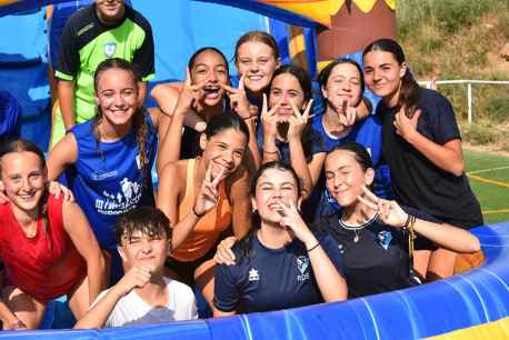Los niños se divierten en el 