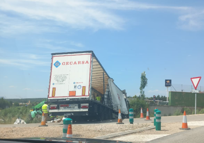 Mujer herida en accidente de camión en N-234, en Alconaba