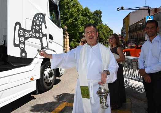Los transportistas celebran la festividad de San Cristóbal