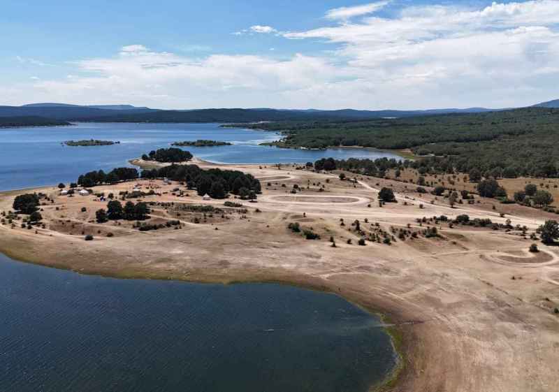 Así ha quedado la playa del Bardo, en la Cuerda del Pozo, tras el festival Motorbeach